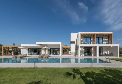 Luxury brand new 8 bd Villa Olive sun, close to the beach