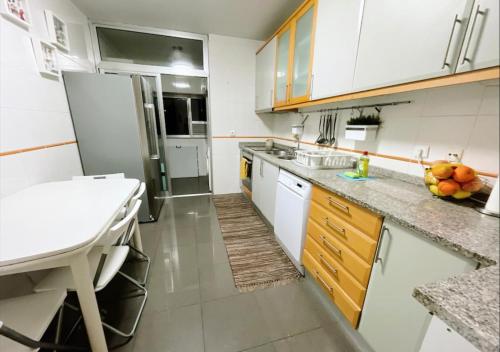 Apartamento Familiar T3 em Valongo com Terraço Privativo e Churrasqueira (Apartamento Familiar T3 em Valongo com Terraco Privativo e Churrasqueira) in วาลองโก