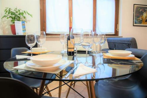 Casa Spezia - Metro Vicina, Wi-Fi Rapido & Netflix near Autó Múzeum