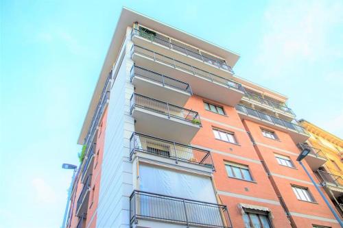 Casa Spezia - Metro Vicina, Wi-Fi Rapido & Netflix near Autó Múzeum