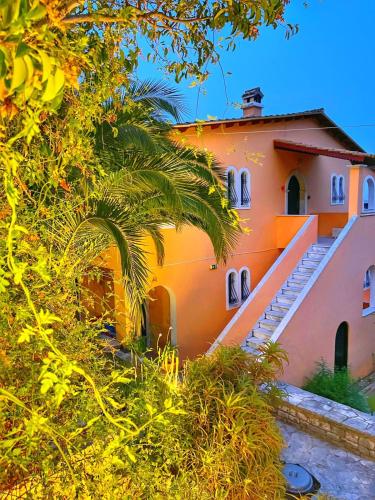  Silent Bay Apartments, Pension in Katávolos