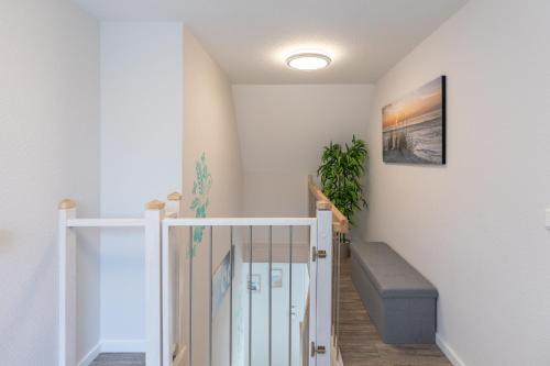 Iekārtas, Jule Ahoi in Enge-Sande