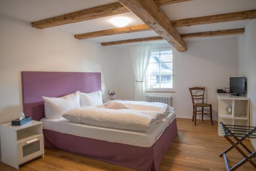 1 queen bed