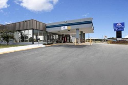 America's Best Value Inn Newnan - image 7