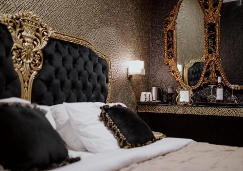 ROH Suites, Ateny