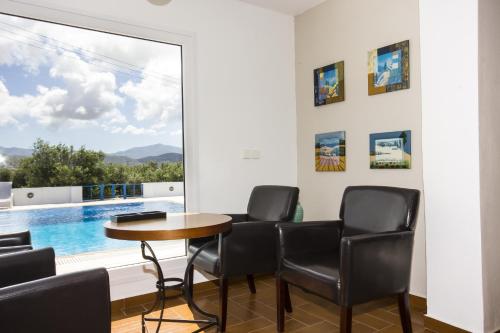 Зручності, Naxos Holidays in Острів Наксос
