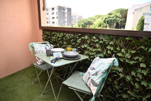 Balcony/terrace, Appartement Design near Musée Archéologique