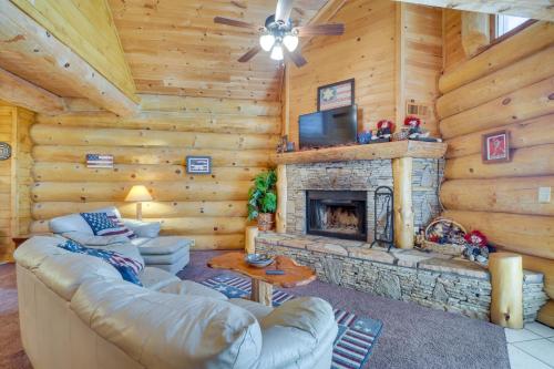 Idyllic Gatlinburg Cabin with Hot Tub and Balcony! in Gatlinburg, USA