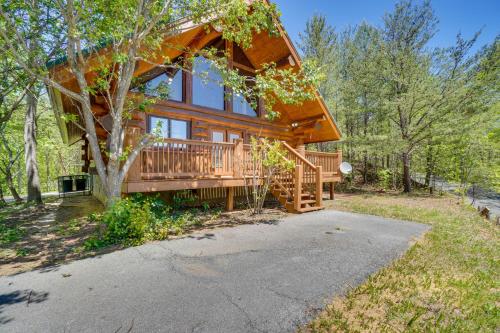 Idyllic Gatlinburg Cabin with Hot Tub and Balcony! in Gatlinburg, USA