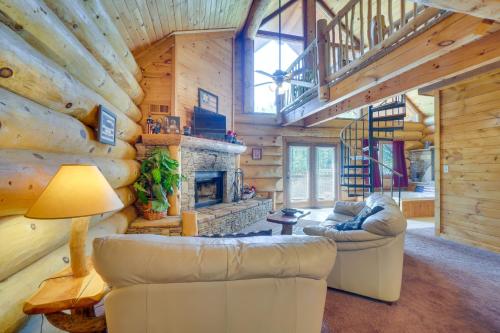 Idyllic Gatlinburg Cabin with Hot Tub and Balcony! in Gatlinburg, USA