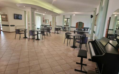Shared lounge/TV area, Hotel Montegrino in Montegrino Valtravaglia