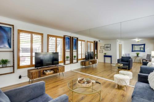 Stylish Knox Henderson Condo with Community Pool! in Dallas, USA