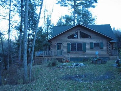 Charming, Quiet, Modern, River Front in Hillsdale, USA