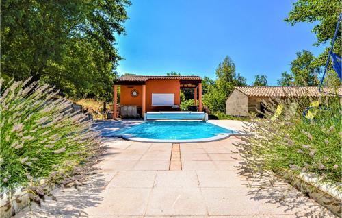 Lovely Home In St Just D Ardeche With Outdoor Swimming Pool - Location saisonnière - Saint-Marcel-d'Ardèche