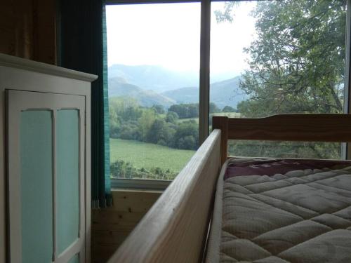 Chalet avec terrasse face aux Pyrénées (Chalet avec terrasse face aux Pyrenees) in Bartres