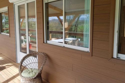 Chalet avec terrasse face aux Pyrénées (Chalet avec terrasse face aux Pyrenees) in Bartres
