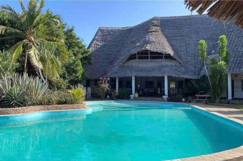 Luxury Villa - 5 bedroom private villa