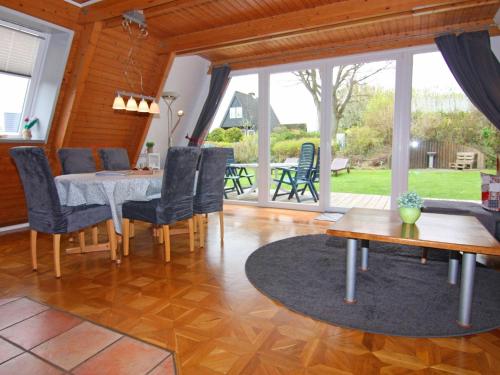 Gemütliches Ferienhaus mit Kaminofen an der Ostsee in Damp