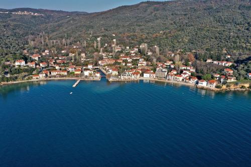  Athina Studios in Chorto