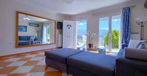  Blue Lagoon Luxury Apartment B2 in Argostoli