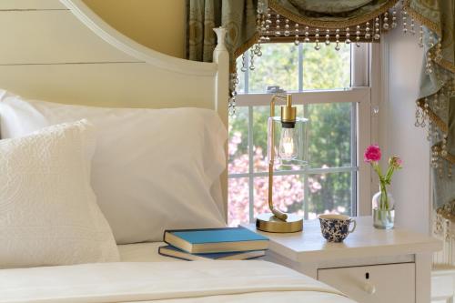 1 king bed, 1 twin bed