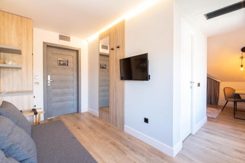 Apartment With Shared Bathroom