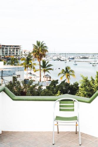 balkon/terras, Hotel Allende in La Paz gebied