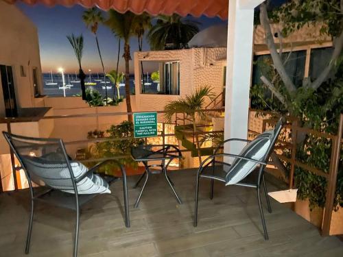 balkon/terras, Hotel Allende in La Paz gebied