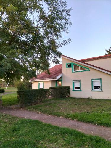 Appart'Hôtel Les ACACIAS courte et longue durée