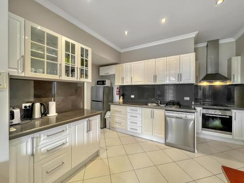 Bright 3-bedroom apartment - Central Armidale