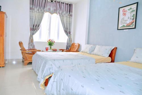 King Room image 2