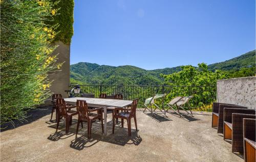 Viesnīcas āriene, 2 Bedroom Stunning Apartment In Carcheto Brustico in Piedicroce