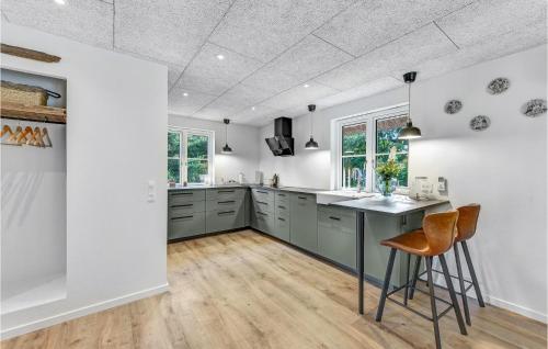 Kitchen, 3 Bedroom Lovely Home In Blavand in Vejers Strand