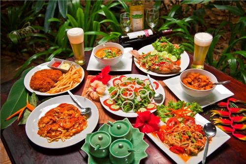 Food and beverages, Khao Sok Riverside Cottages in Near Center