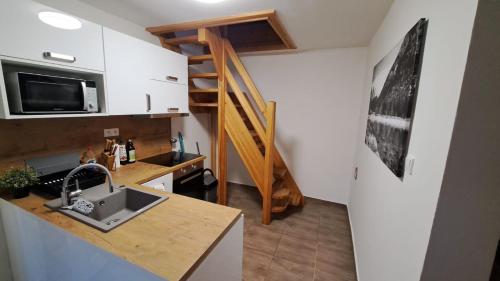 Kuchnia, Chata nad potokem in Adolfovice