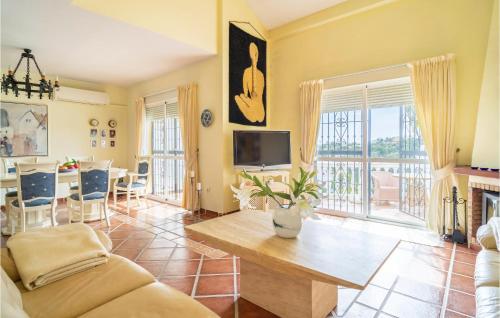 3 Bedroom Awesome Home In Calahonda