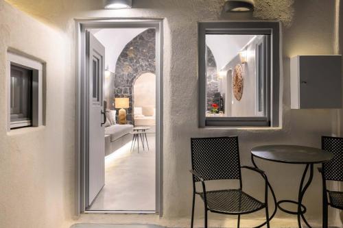 Bejárat, Deep Earth Villas in Exo Gonia