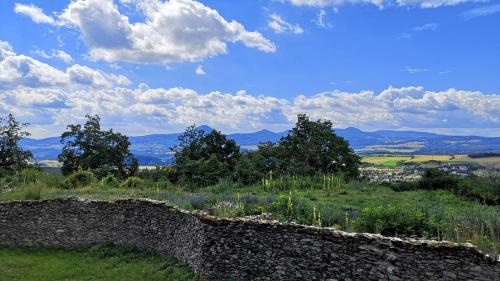 Bližnja okolica, Penzion hrad Doubravka in Sobedruhy