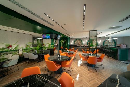 Dostyk Business Hotel in أكتاو