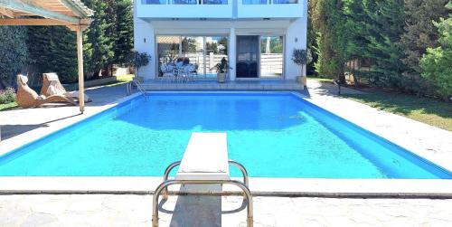 Luxury apartment SEA HELM with private swimming pool and BBQ
