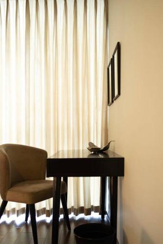 Twin Peaks residence - image 9