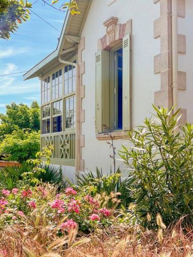 Villa typique, accès plage direct depuis le jardin