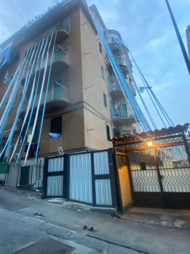 Napoli centro casa con due camere e cucina