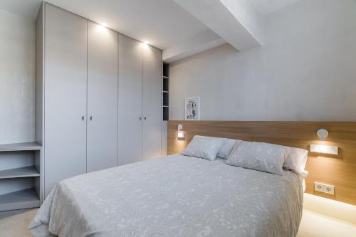 Completamente reformado con vistas al mar y piscina