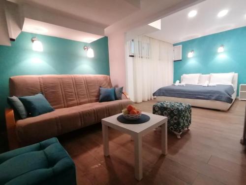One-Bedroom Apartment image 5