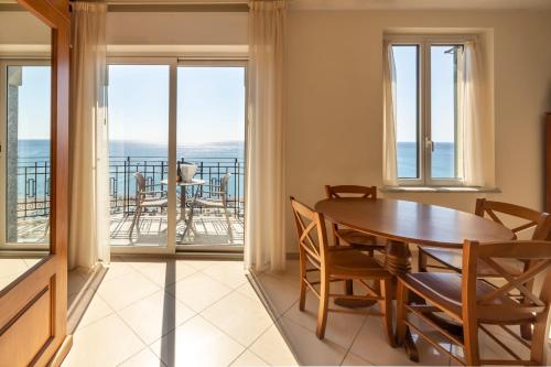 Lido Resort 2
