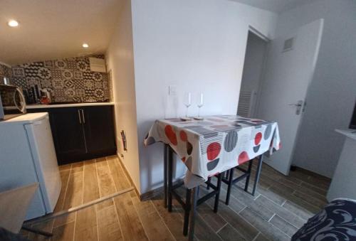 La Sardinière, Charmante maison dans un jardin (La Sardiniere, Charmante maison dans un jardin) in Chateau-Renault