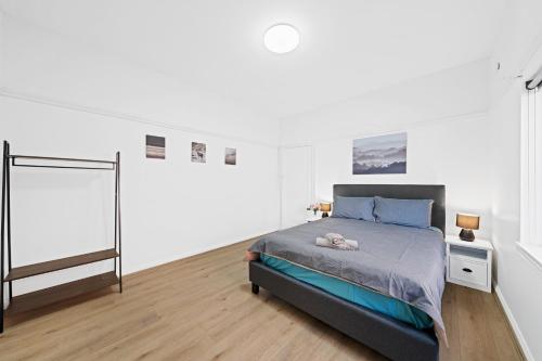 Burwood City Newly renovated 2 Bed 2 Bath Free Private Parking Big Apt