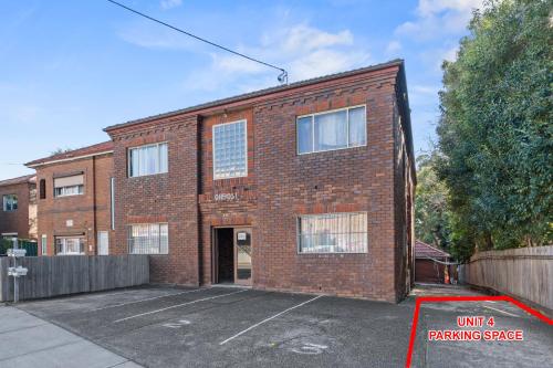 Burwood City Newly renovated 2 Bed 2 Bath Free Private Parking Big Apt