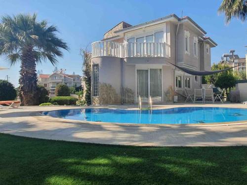 3 Bedroomed villa Belek Turkey with private pool